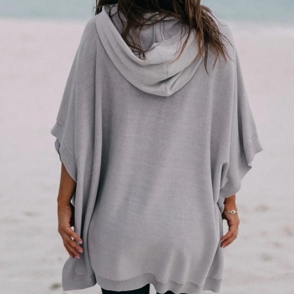 Barefoot Dreams Sunbleached Poncho in Soft Violet - Picture 4 of 12